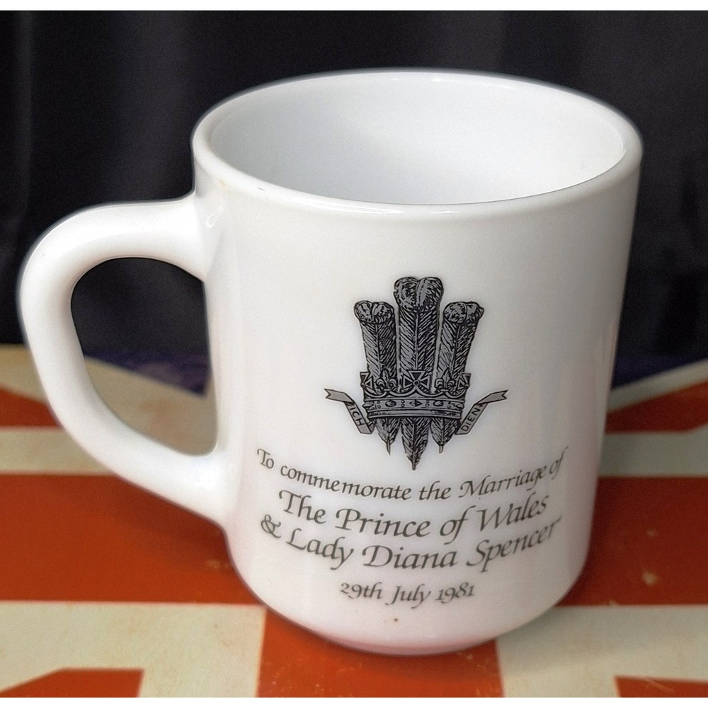 Arcopal France Prince Charles Lady Diana 1981 Royal Wedding Milk Glass Mug